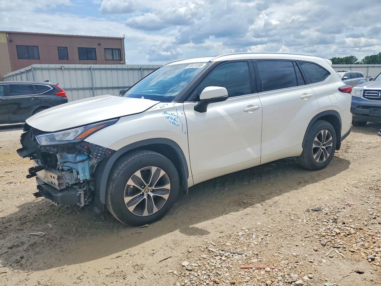 2020 TOYOTA HIGHLANDER XLE