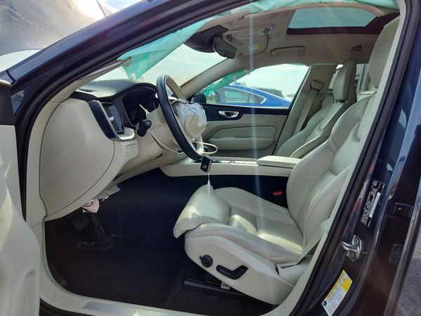 2021 VOLVO XC60 Inscription