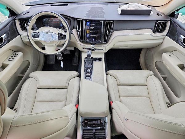 2021 VOLVO XC60 Inscription