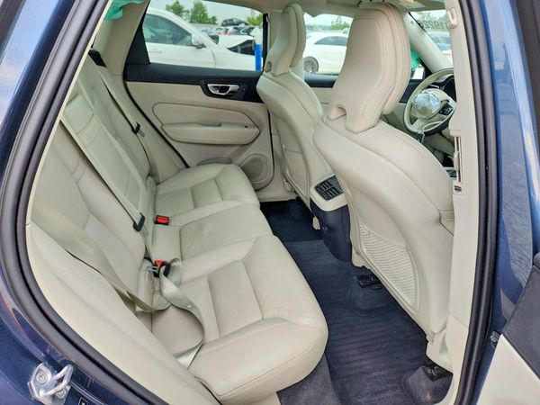 2021 VOLVO XC60 Inscription