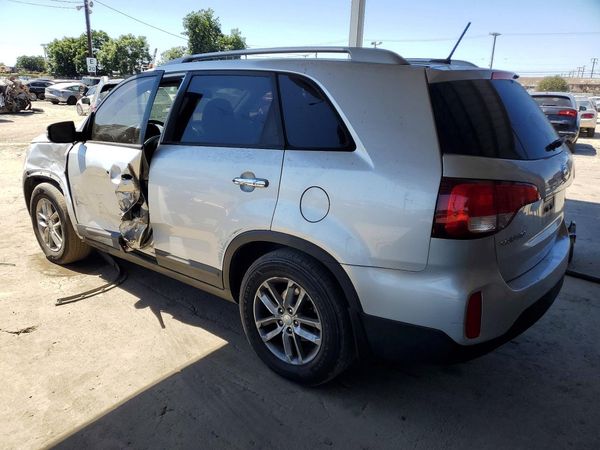 2015 KIA SORENTO GL