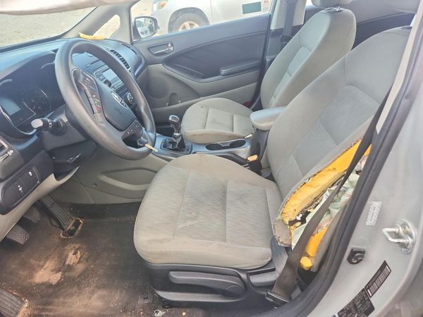 2014 KIA FORTE LX