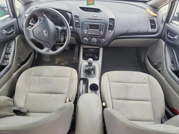 2014 KIA FORTE LX