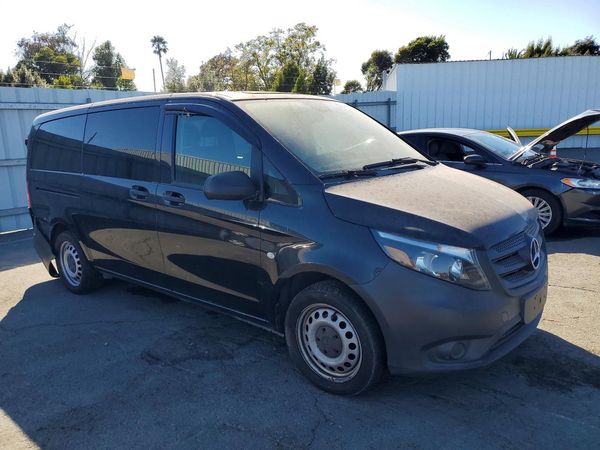 2018 MERCEDES-BENZ METRIS