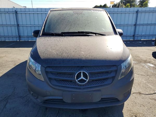 2018 MERCEDES-BENZ METRIS