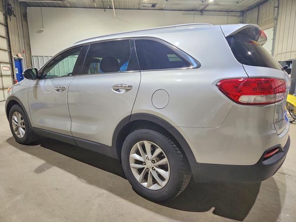 2016 KIA SORENTO L / LX