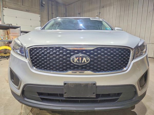 2016 KIA SORENTO L / LX