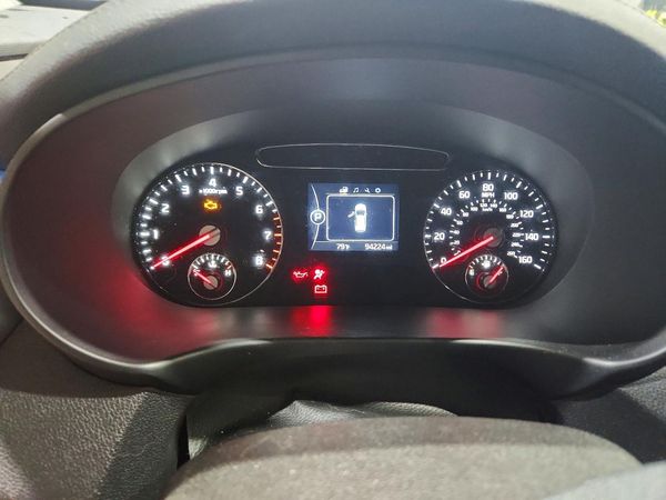 2016 KIA SORENTO L / LX