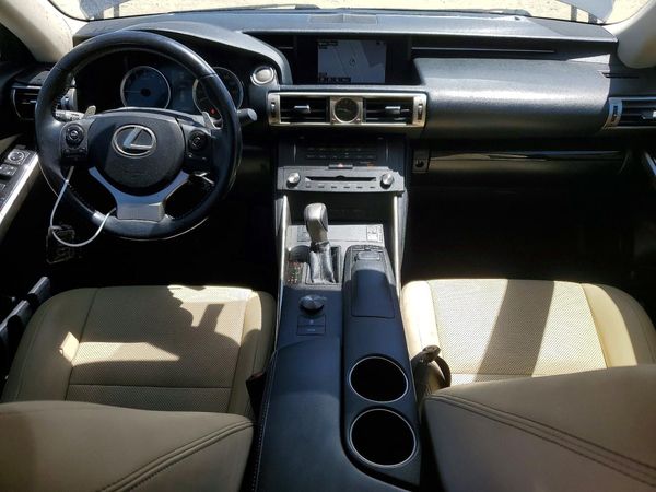 2016 LEXUS IS 200t