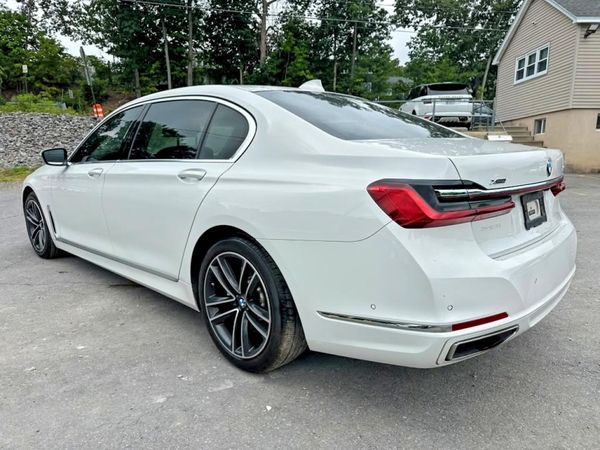 2021 BMW 750 xDrive