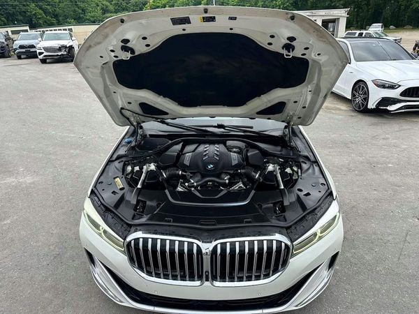 2021 BMW 750 xDrive