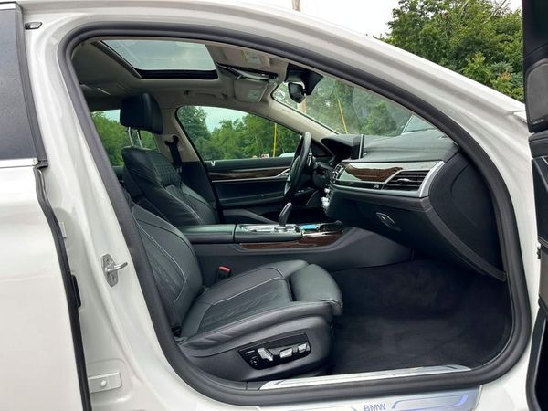2021 BMW 750 xDrive