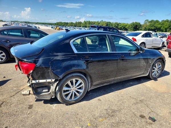 2015 INFINITI Q40