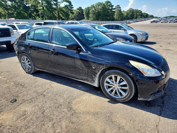2015 INFINITI Q40