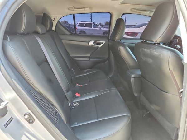 2013 LEXUS CT 200h