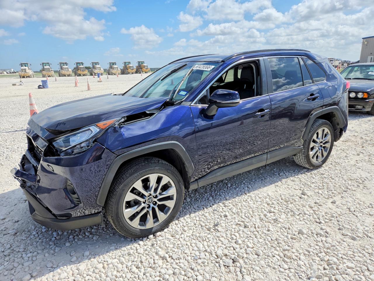 2019 TOYOTA RAV4 XLE Premium
