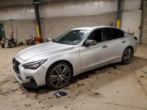 2015 INFINITI Q50