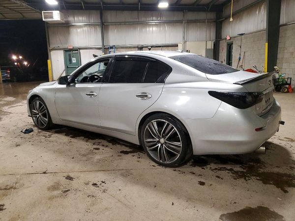2015 INFINITI Q50