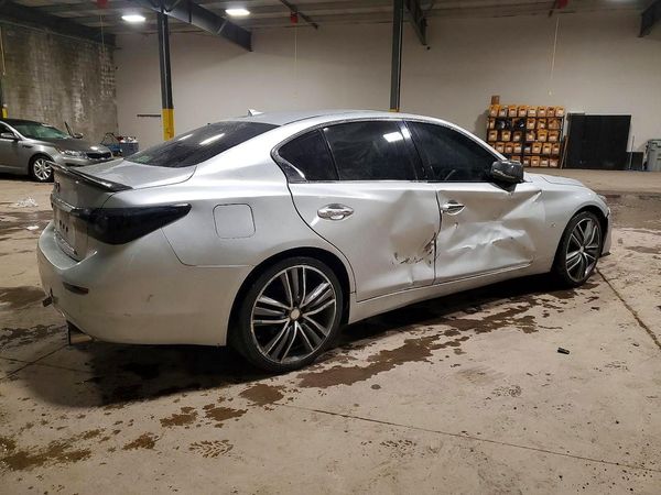 2015 INFINITI Q50