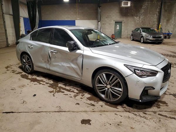 2015 INFINITI Q50