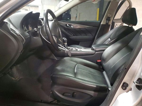 2015 INFINITI Q50