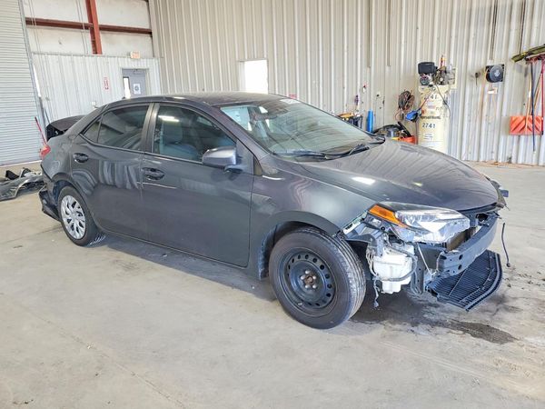 2018 TOYOTA COROLLA L/LE/SE/XLE/XSE — Passenger 3/4
