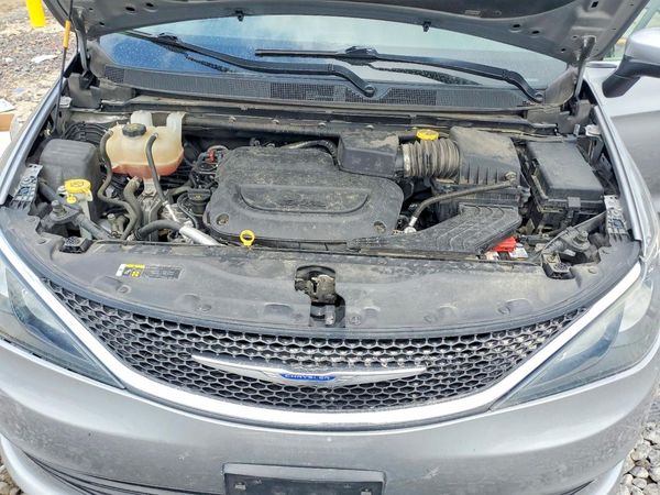 2019 CHRYSLER PACIFICA LX