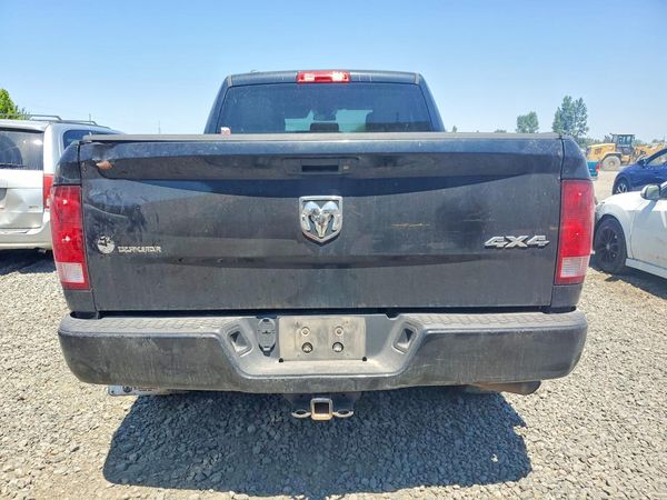2018 RAM 1500 ST QUAD CAB 4X4