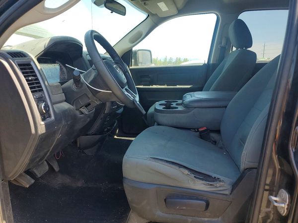 2018 RAM 1500 ST QUAD CAB 4X4