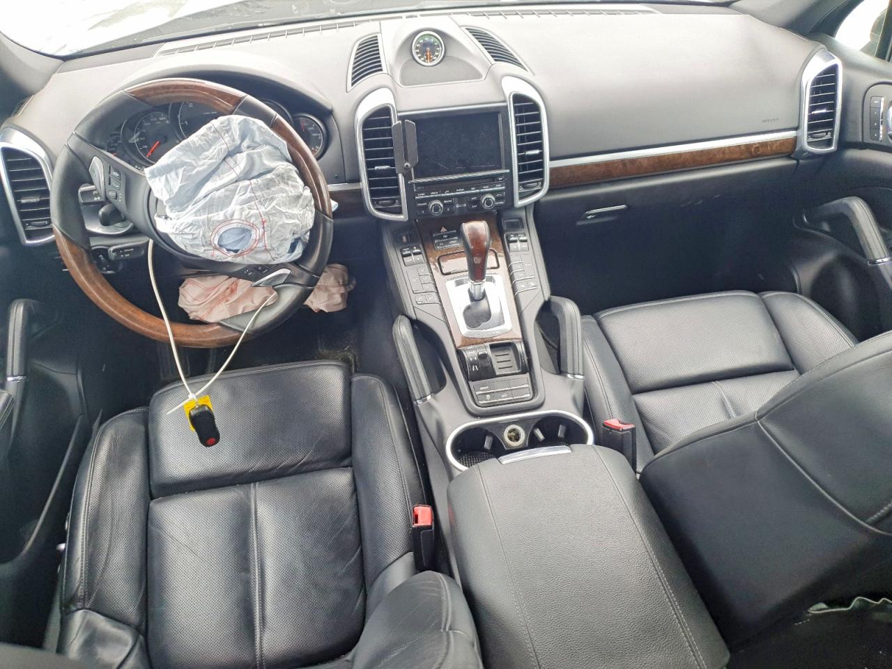 2013 PORSCHE CAYENNE
