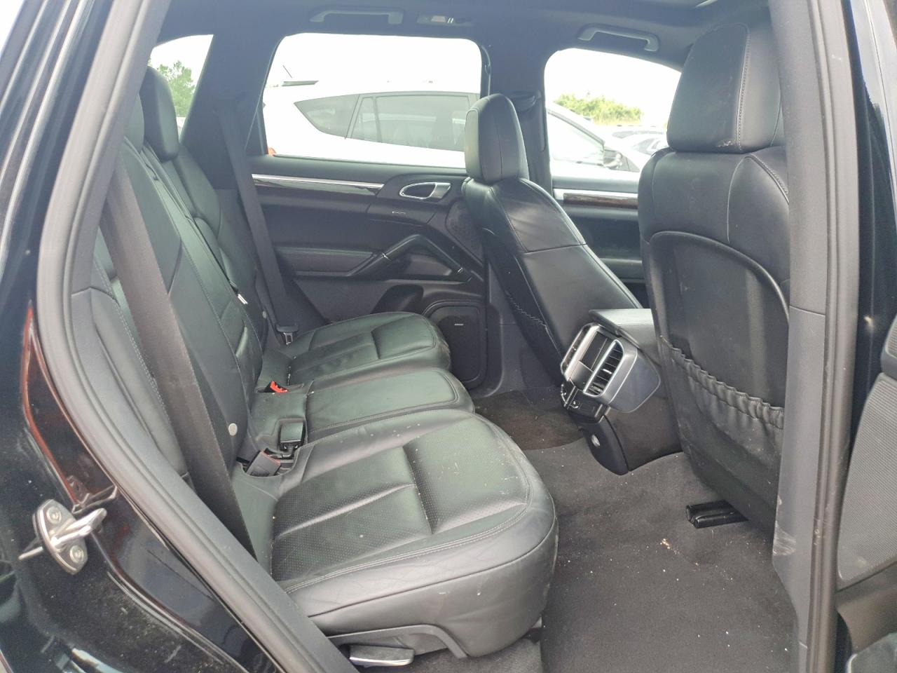 2013 PORSCHE CAYENNE