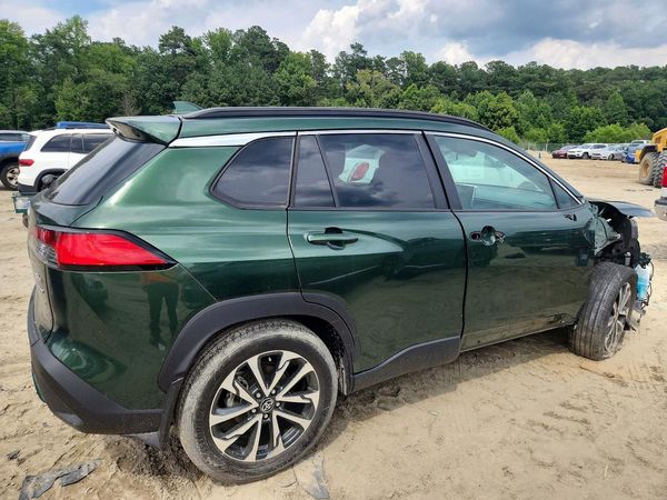 2022 TOYOTA COROLLA CROSS XLE