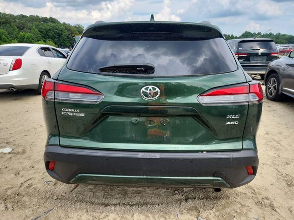 2022 TOYOTA COROLLA CROSS XLE