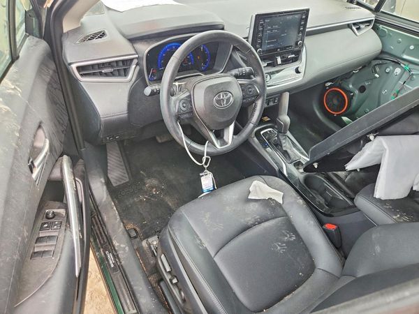 2022 TOYOTA COROLLA CROSS XLE