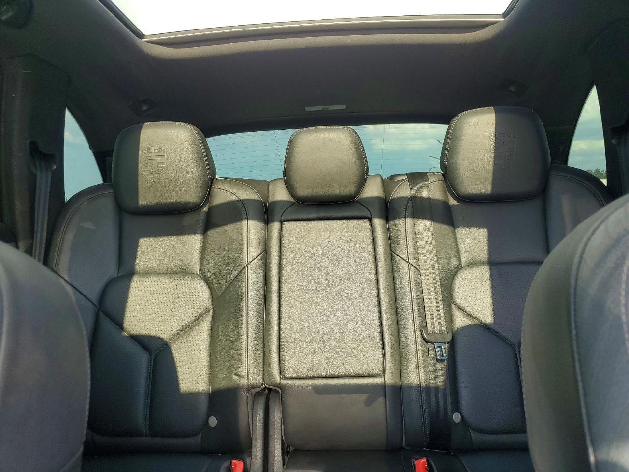 2014 PORSCHE CAYENNE