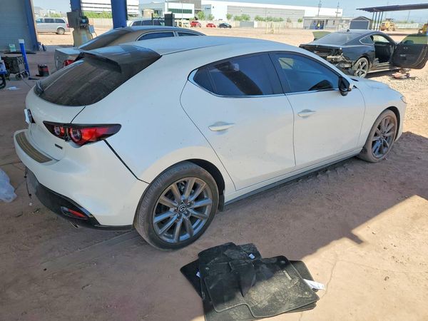 2022 MAZDA 3 Select Package