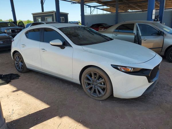 2022 MAZDA 3 Select Package