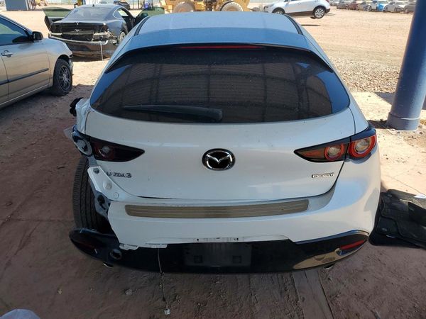 2022 MAZDA 3 Select Package