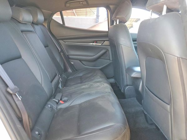 2022 MAZDA 3 Select Package