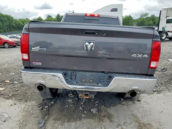 2016 RAM 1500 SLT
