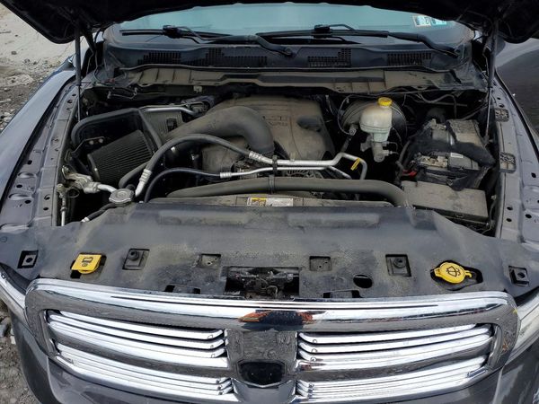 2016 RAM 1500 SLT