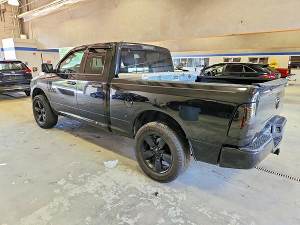 2015 RAM 1500 ST QUAD CAB 4X2