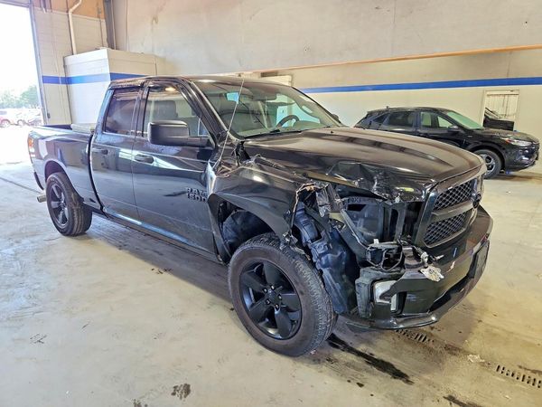 2015 RAM 1500 ST QUAD CAB 4X2