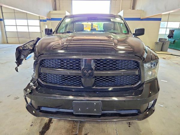 2015 RAM 1500 ST QUAD CAB 4X2
