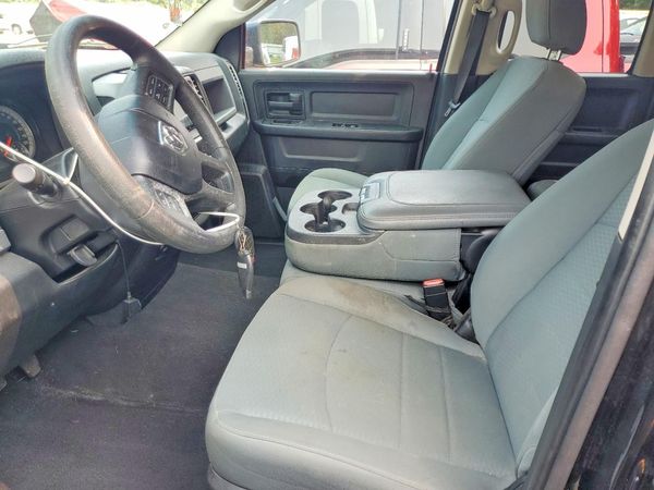 2015 RAM 1500 ST QUAD CAB 4X2