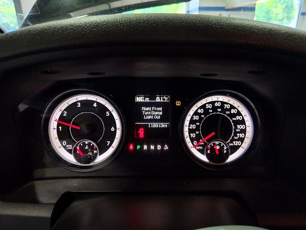 2015 RAM 1500 ST QUAD CAB 4X2