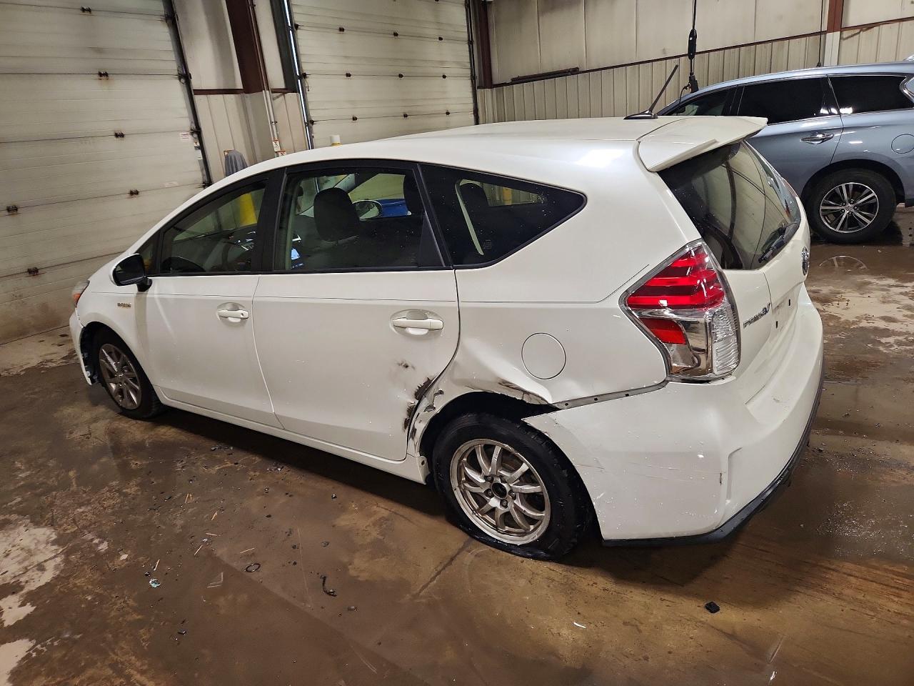 2016 TOYOTA PRIUS V