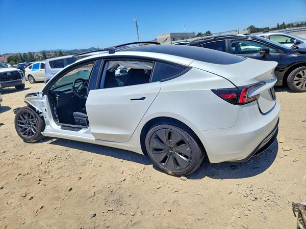 2026 TESLA MODEL 3