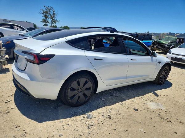 2026 TESLA MODEL 3