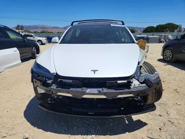 2026 TESLA MODEL 3